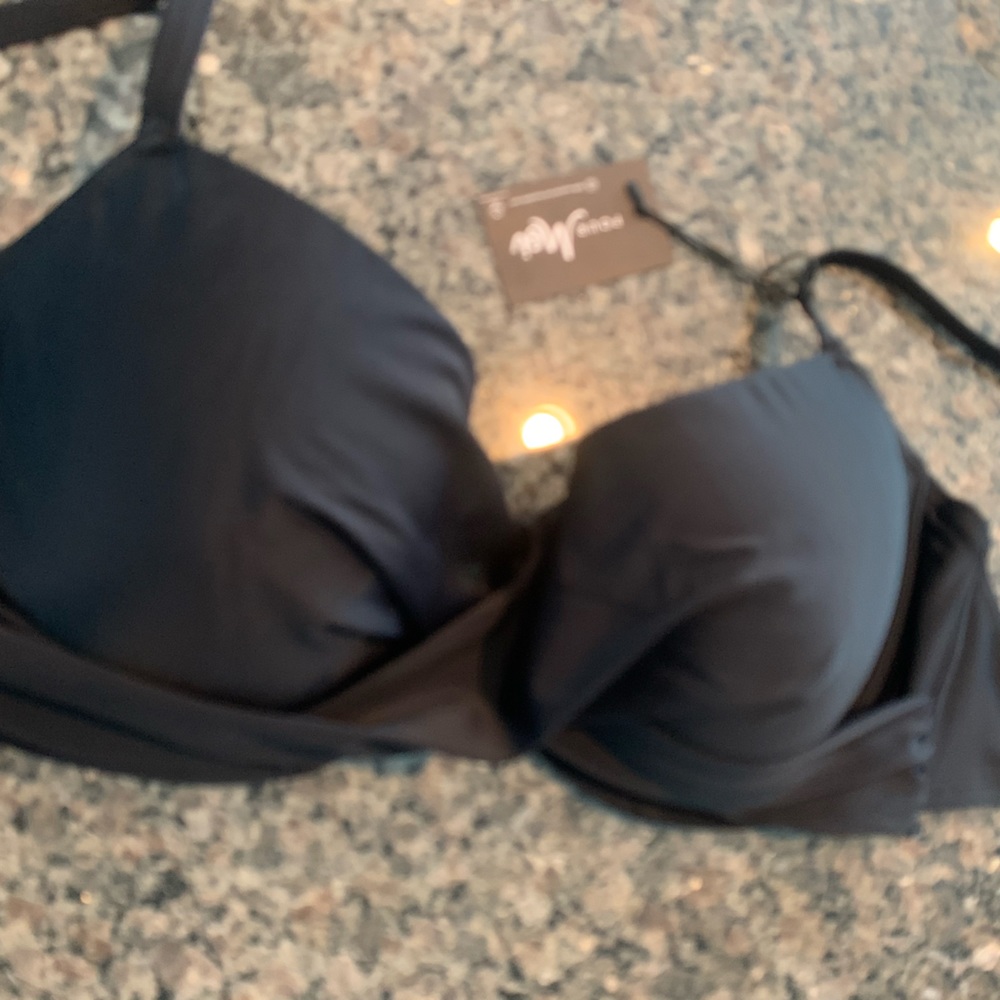Pour Moi Free Spirit Lightly Padded Twist Front Bikini Top - Black 34G (UK)